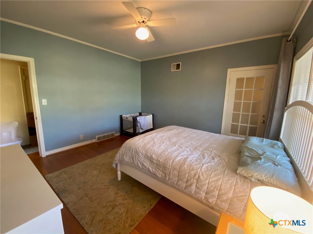 606 College Street Property Photo 26