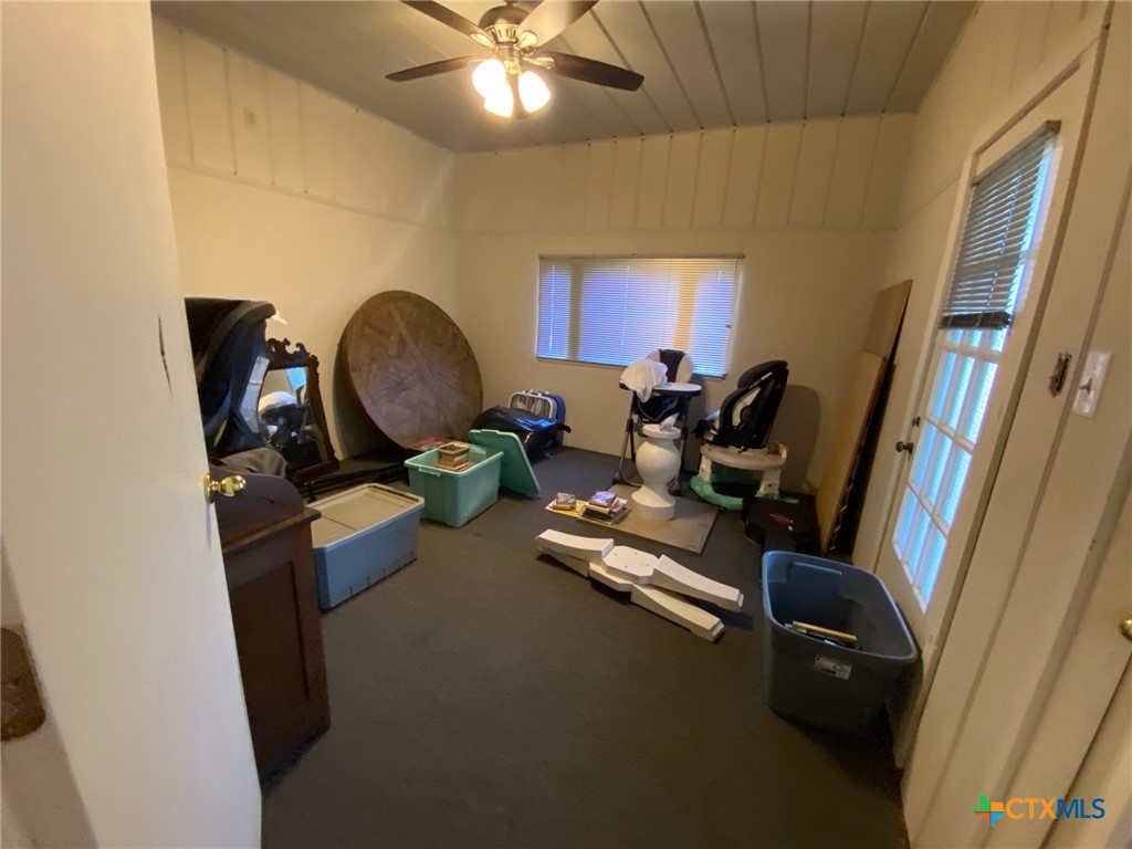 606 College Street Property Photo 34