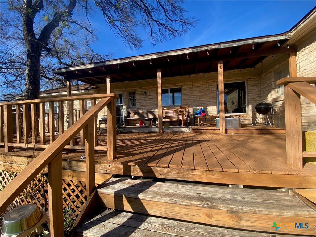 606 College Street Property Photo 40