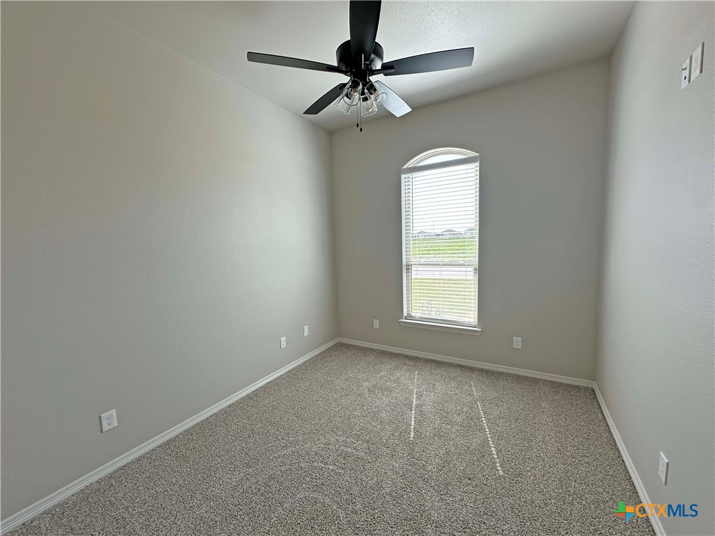 137 Lasso Loop Property Photo 18