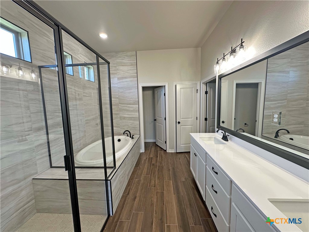 137 Lasso Loop Property Photo 21