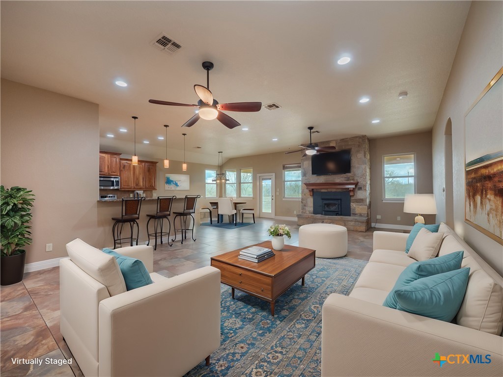 2455 Fm 465 Property Photo 6