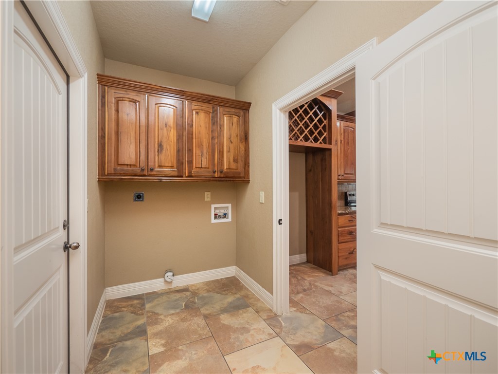 2455 Fm 465 Property Photo 13