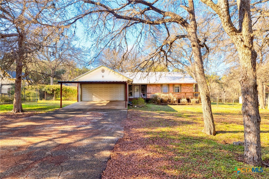 1110 Lazy Lane Property Photo 3