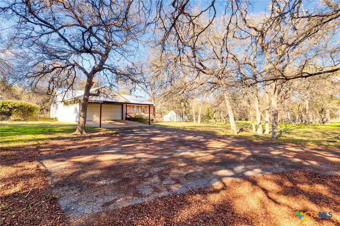1110 Lazy Lane Property Photo 4