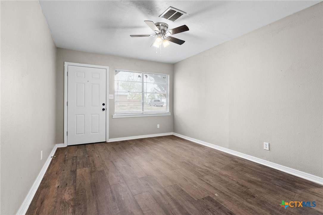 110 North Drive Property Photo 3