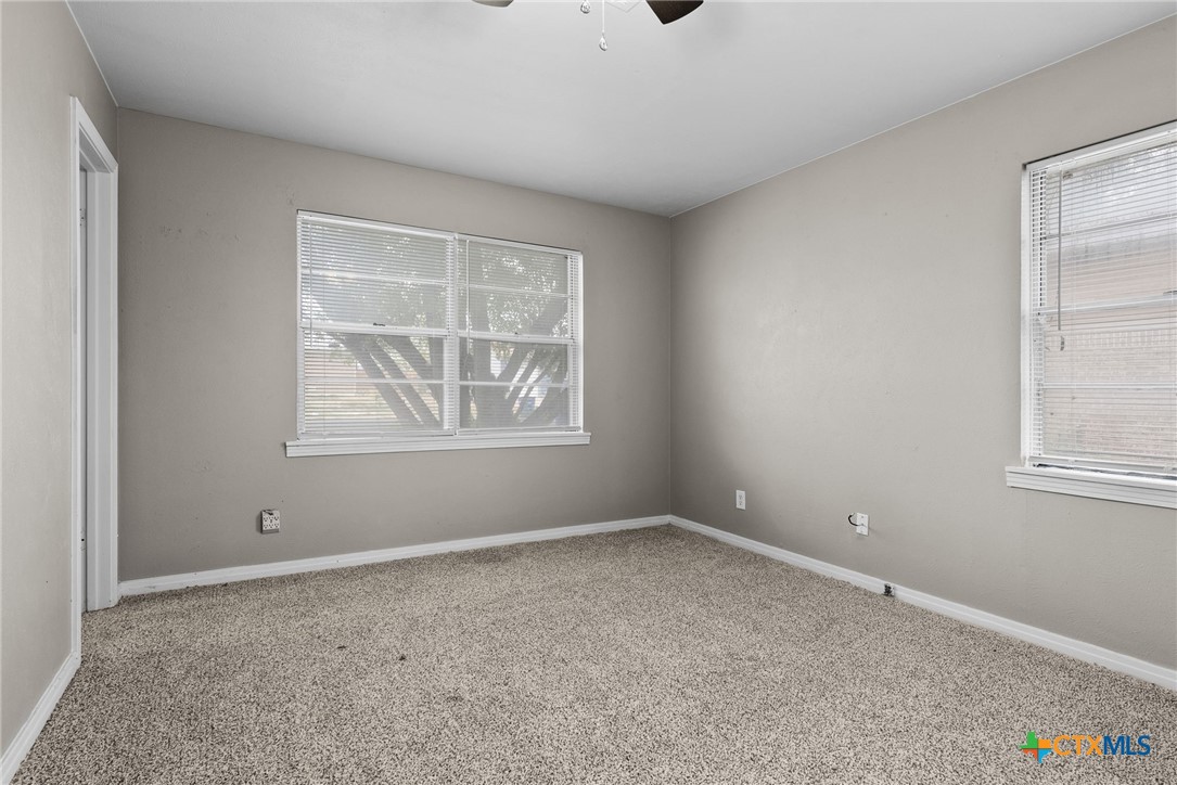 110 North Drive Property Photo 7