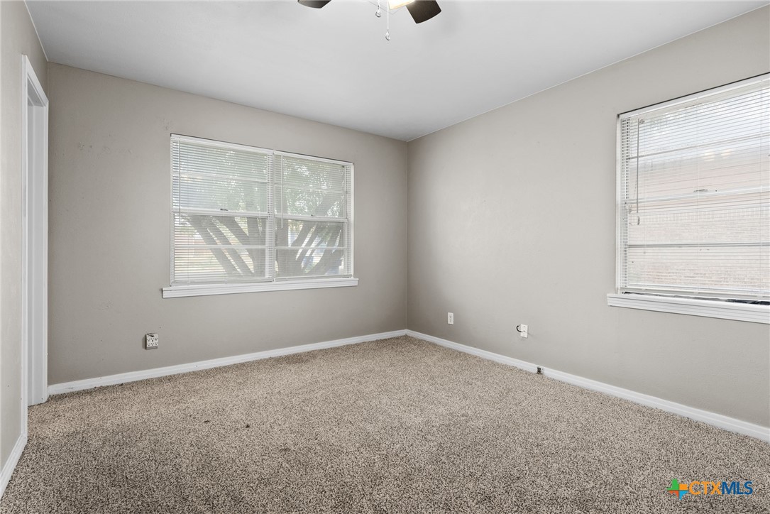 110 North Drive Property Photo 9