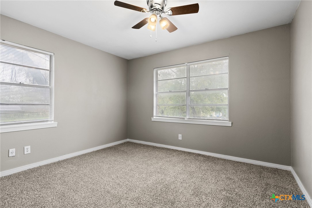 110 North Drive Property Photo 11