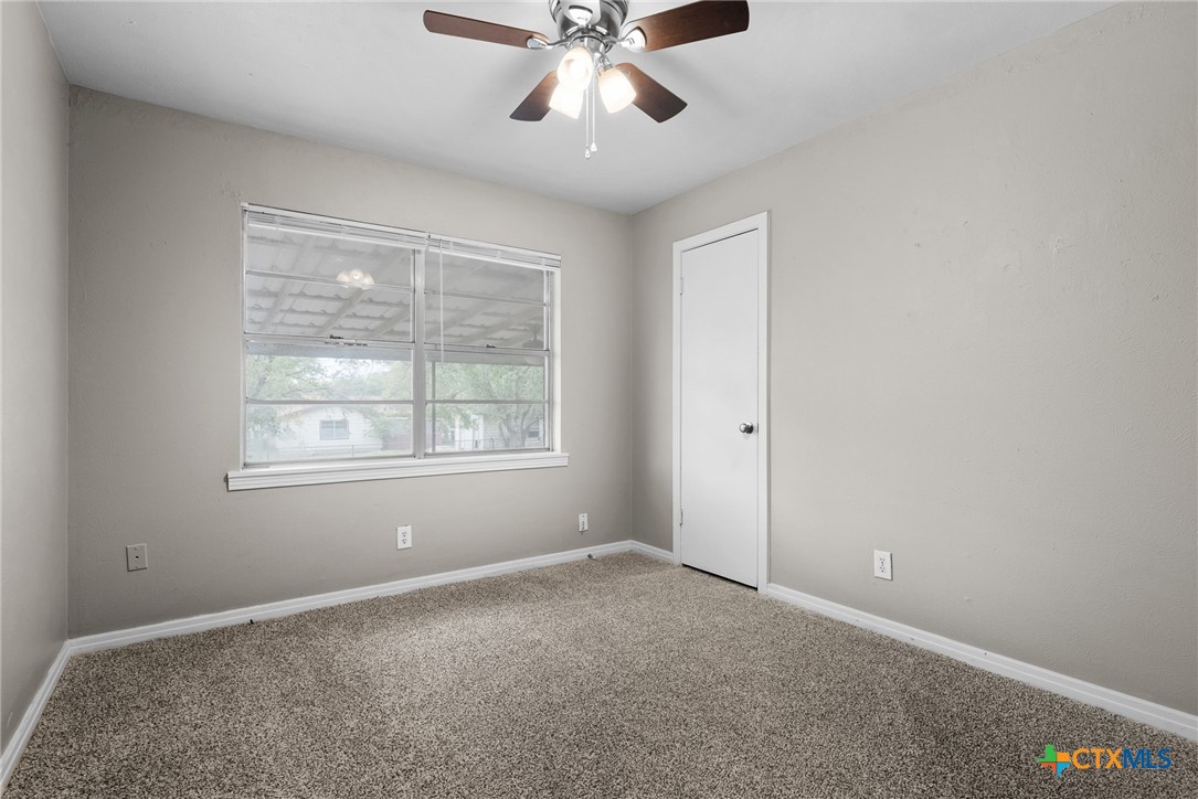 110 North Drive Property Photo 13