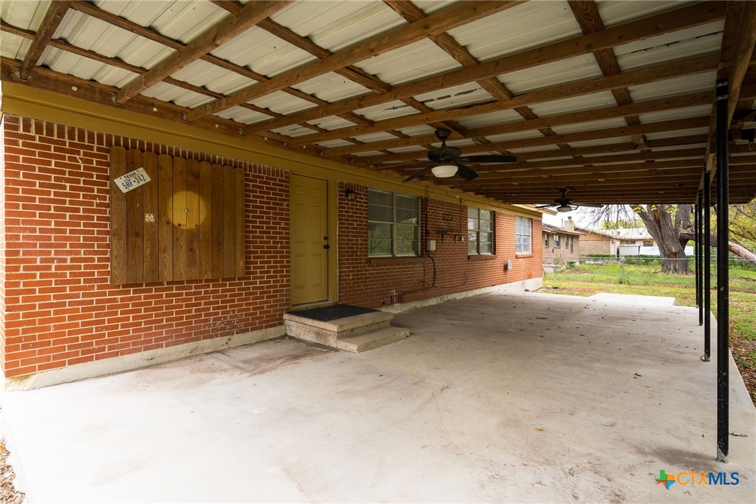110 North Drive Property Photo 16