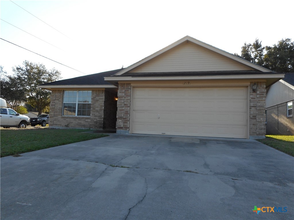 219 Belmoor Lane Property Photo 1