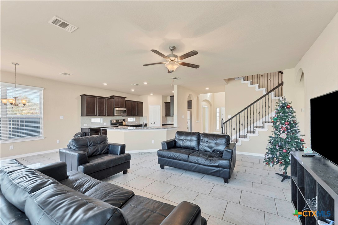 5613 Cross Over Road Property Photo 10