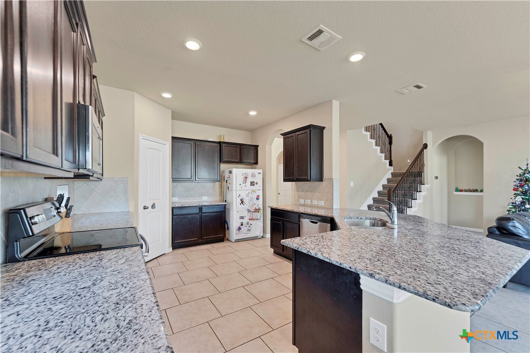 5613 Cross Over Road Property Photo 23