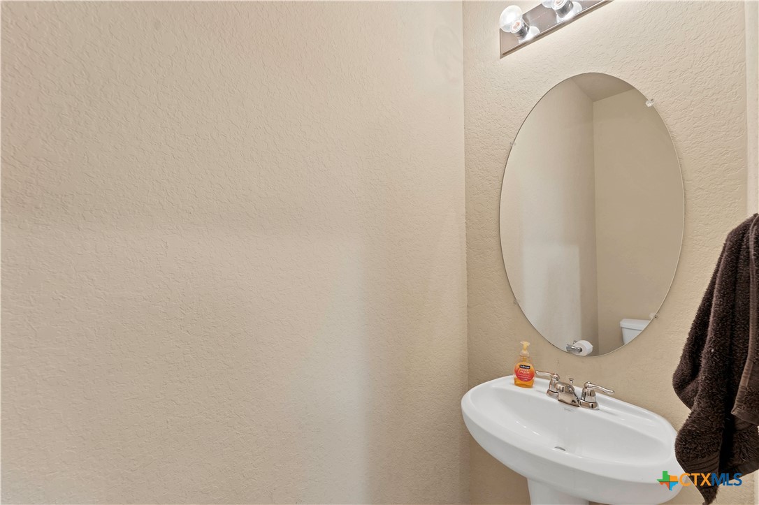 5613 Cross Over Road Property Photo 39