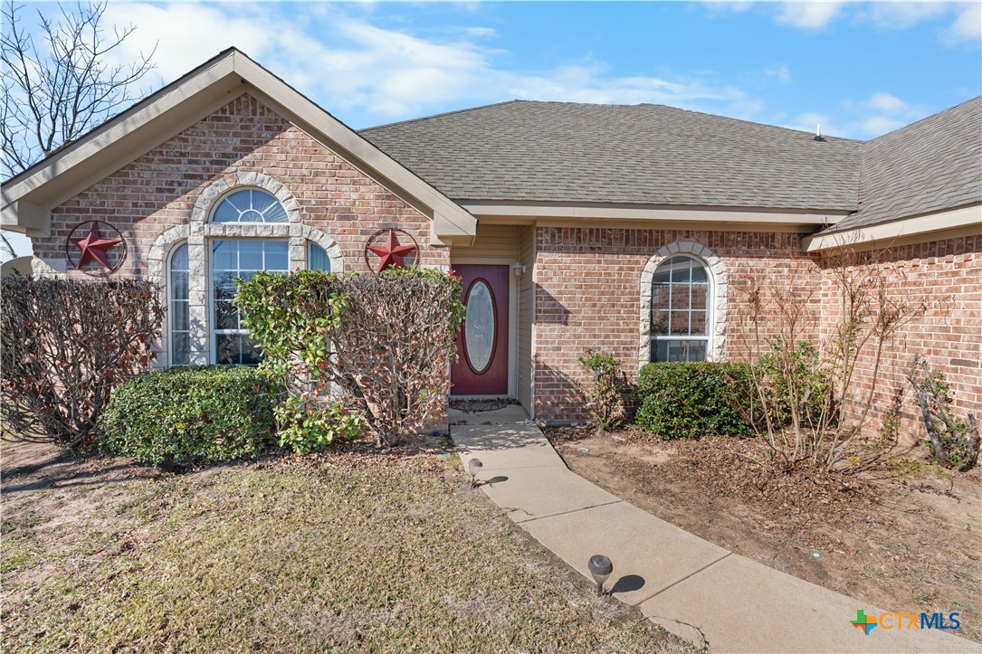 1425 Moccasin Bend Road Property Photo 2