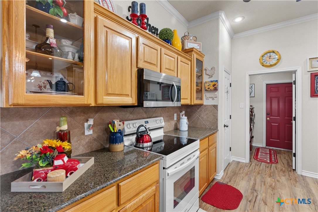 1425 Moccasin Bend Road Property Photo 4