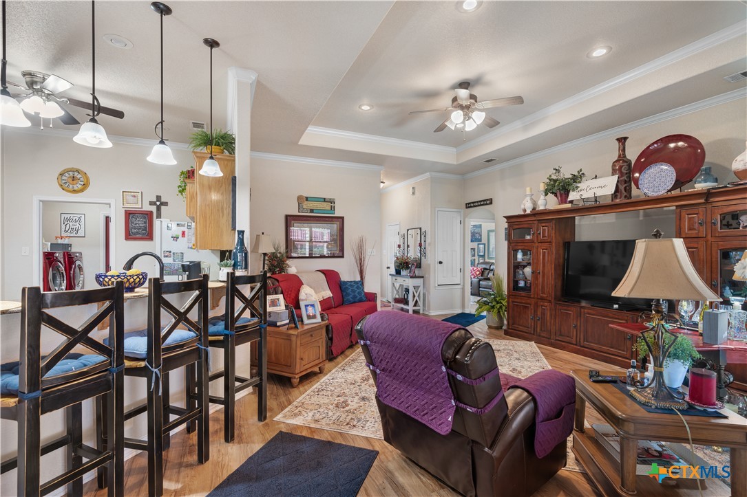 1425 Moccasin Bend Road Property Photo 8