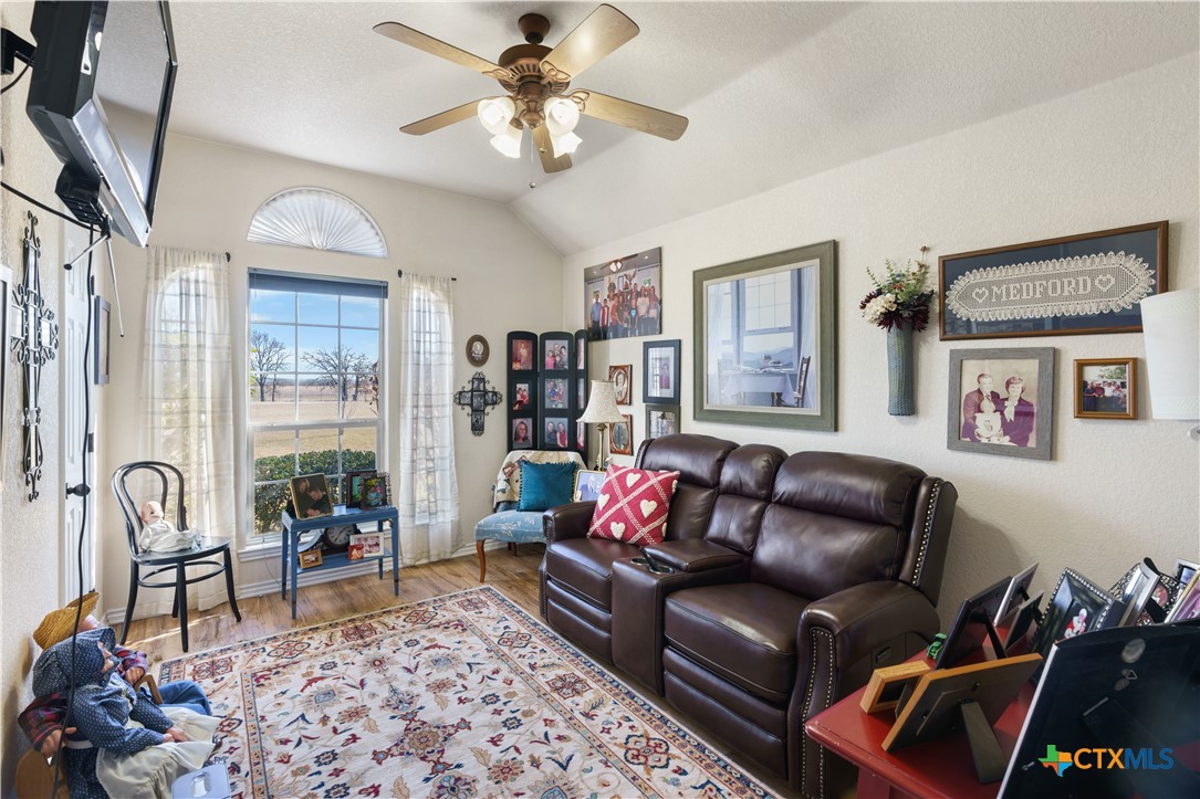 1425 Moccasin Bend Road Property Photo 23