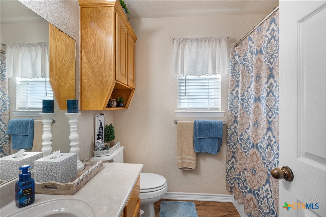 1425 Moccasin Bend Road Property Photo 27