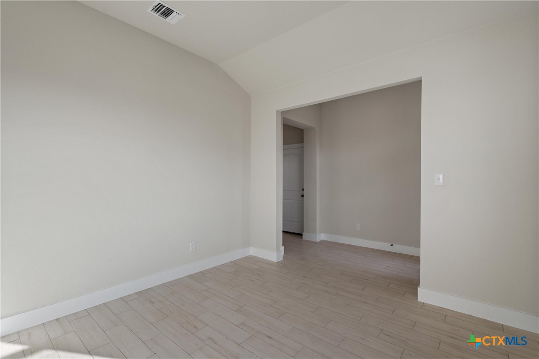 19141 Ariel Elena Way Property Photo 7