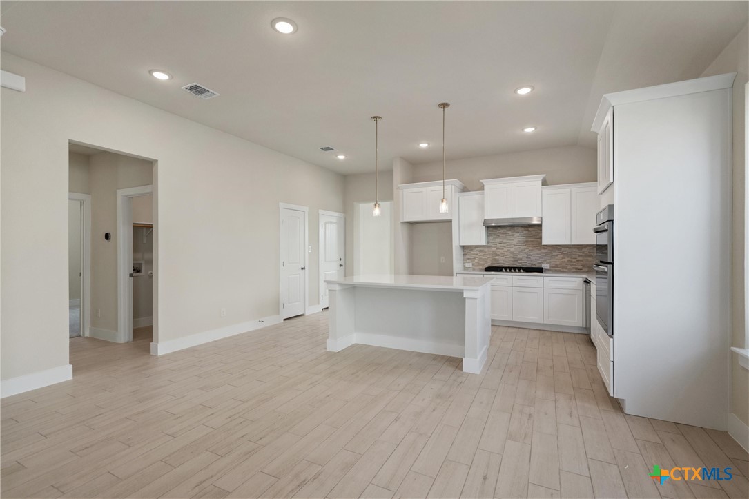 19141 Ariel Elena Way Property Photo 12