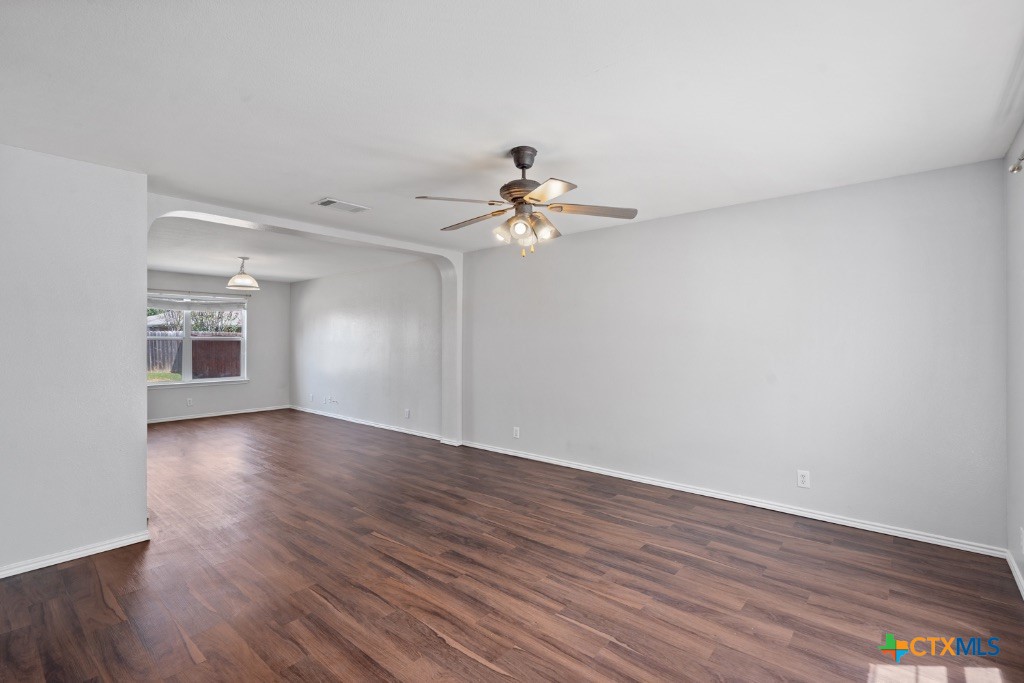 2637 Dove Crossing Drive Property Photo 3