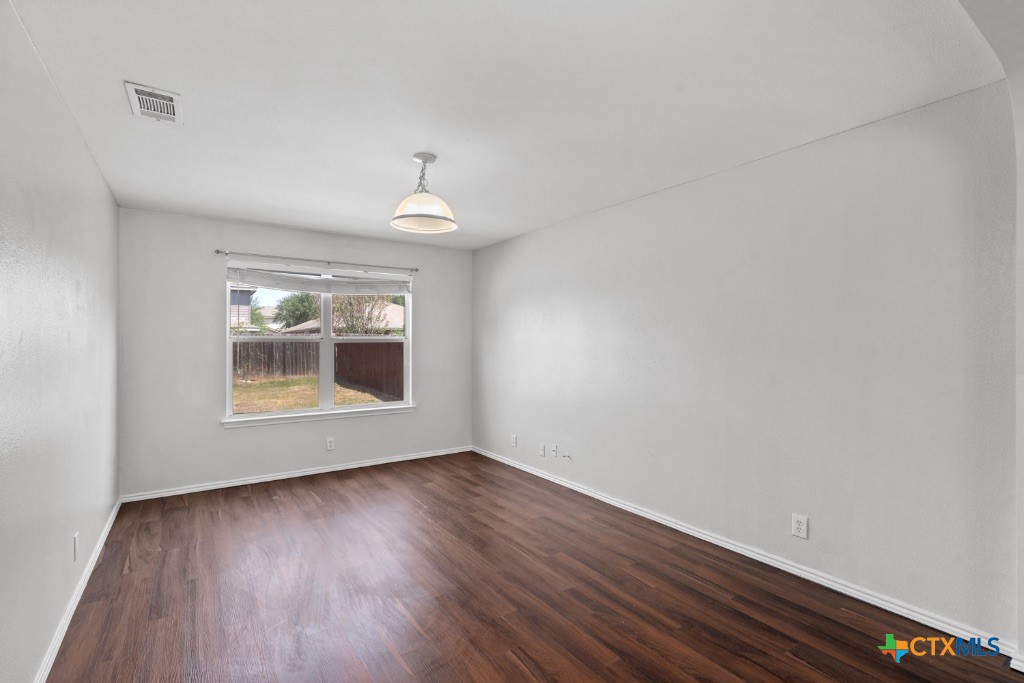 2637 Dove Crossing Drive Property Photo 6