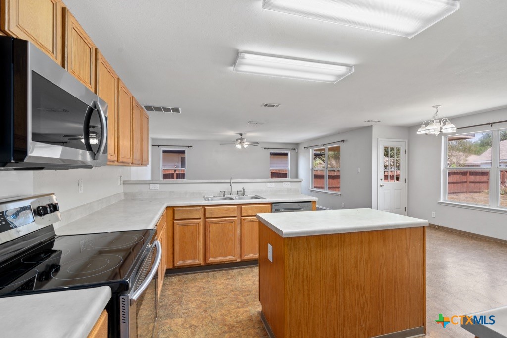 2637 Dove Crossing Drive Property Photo 8