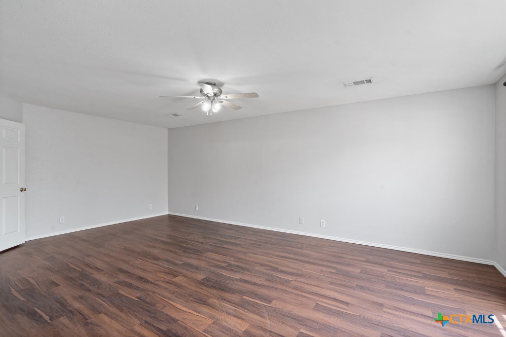 2637 Dove Crossing Drive Property Photo 18