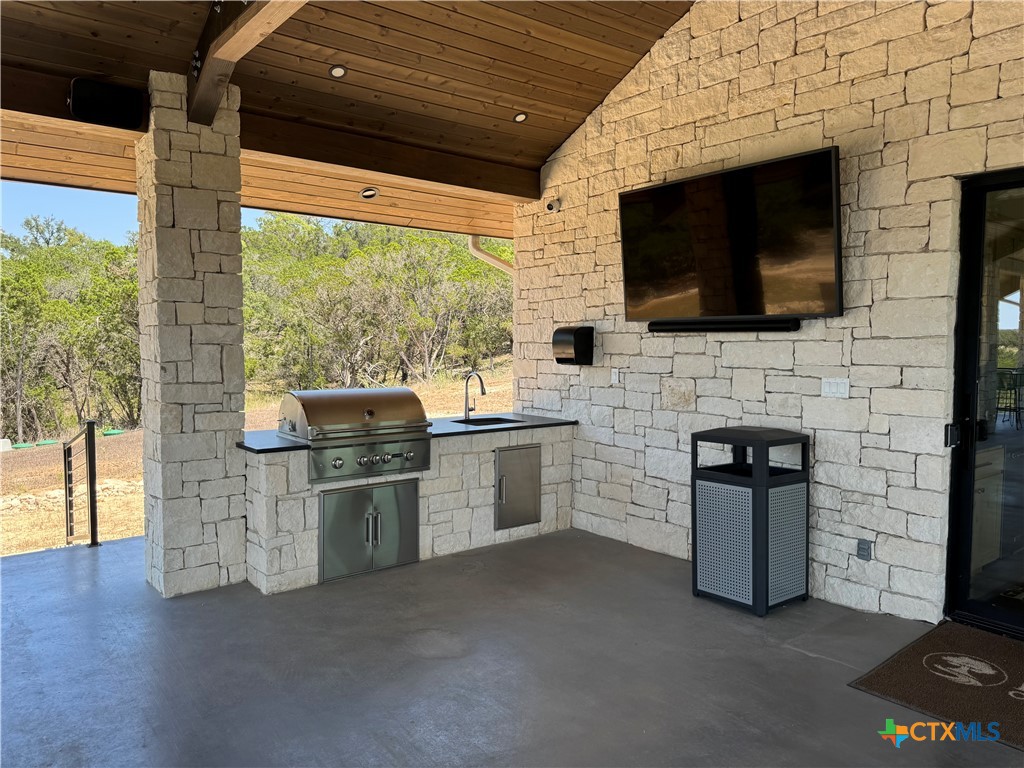 1720 Demi John Bend Road Property Photo 12