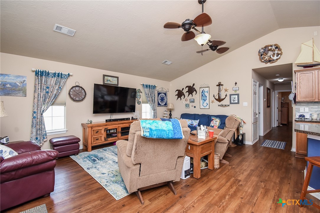 16 Peggy Street Property Photo 12