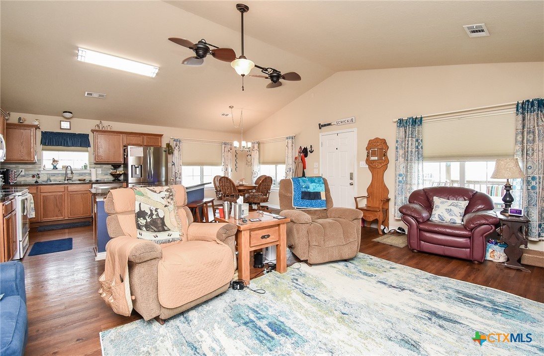 16 Peggy Street Property Photo 15