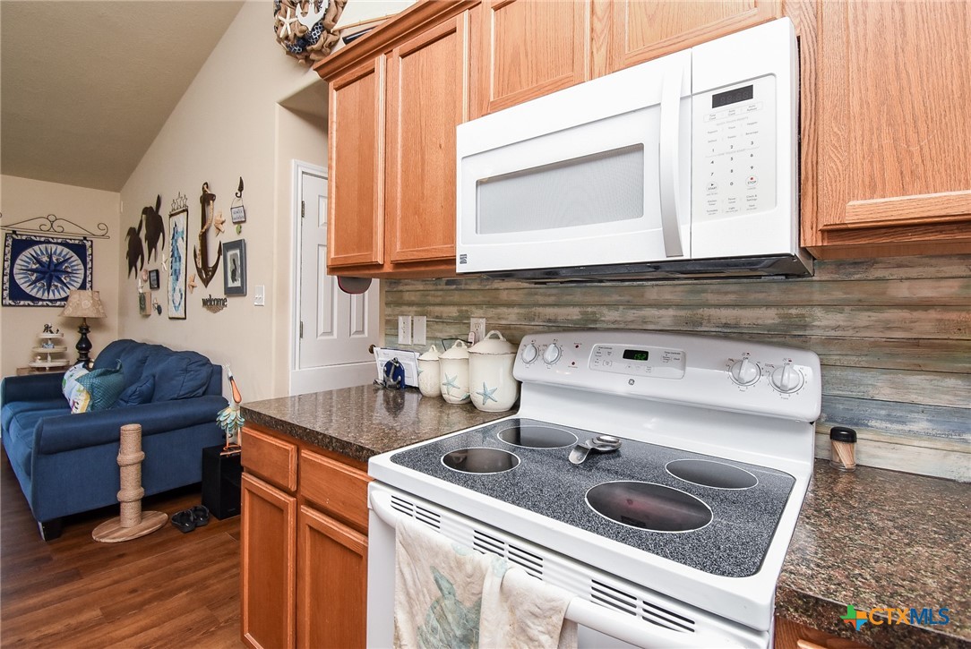 16 Peggy Street Property Photo 24