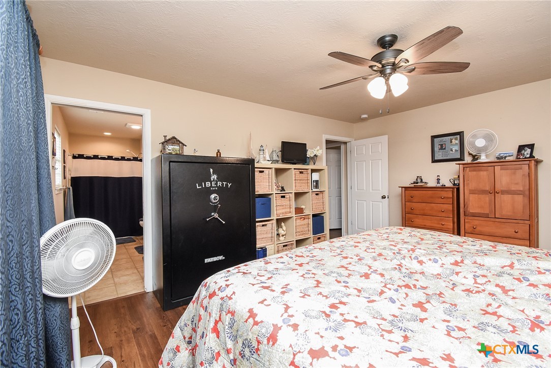 16 Peggy Street Property Photo 30