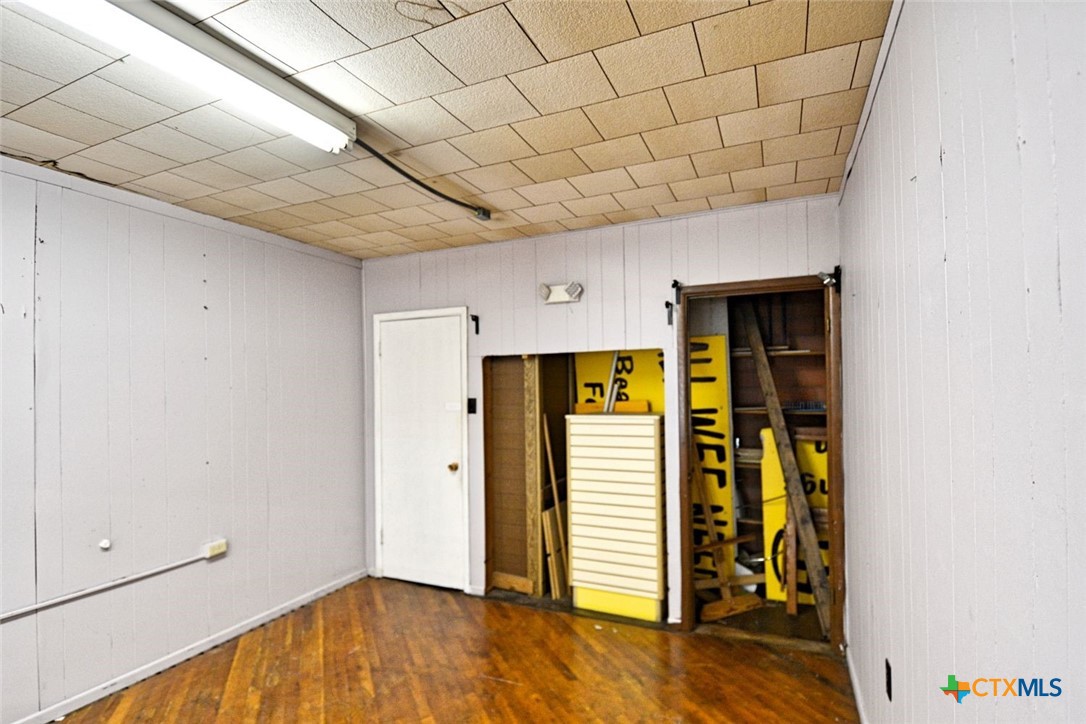 106 N Austin Street Property Photo 14