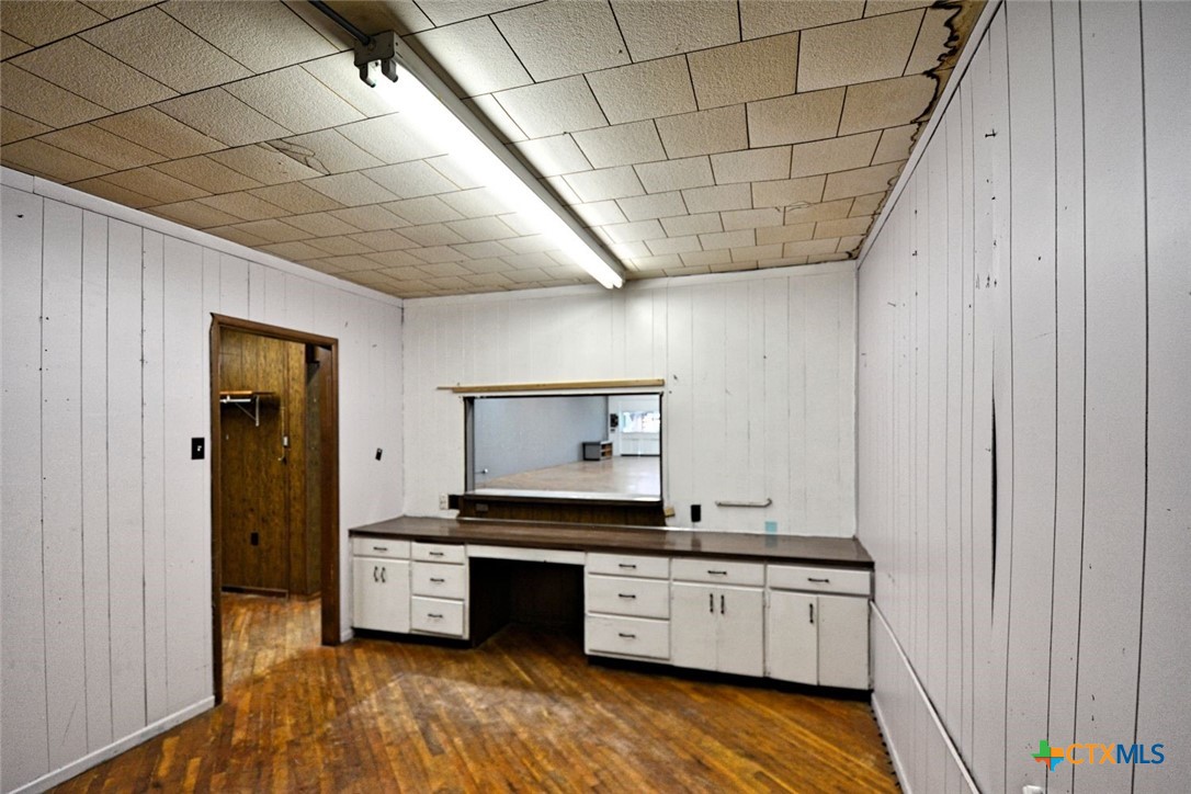 106 N Austin Street Property Photo 15