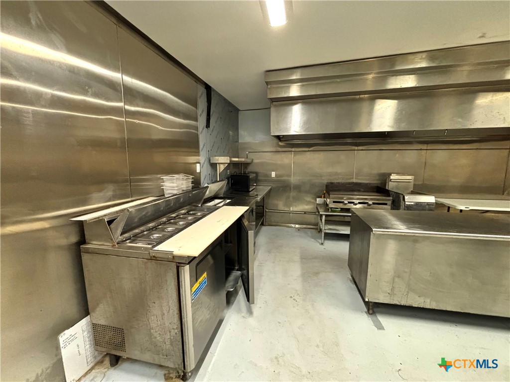 206 S Commerce Street Property Photo 25