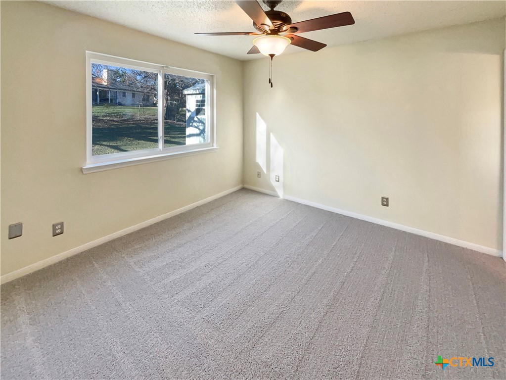 2405 Lago Trail Property Photo 5