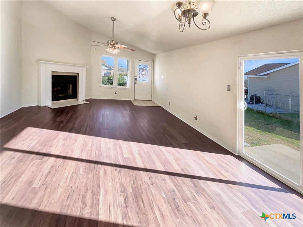 2405 Lago Trail Property Photo 11