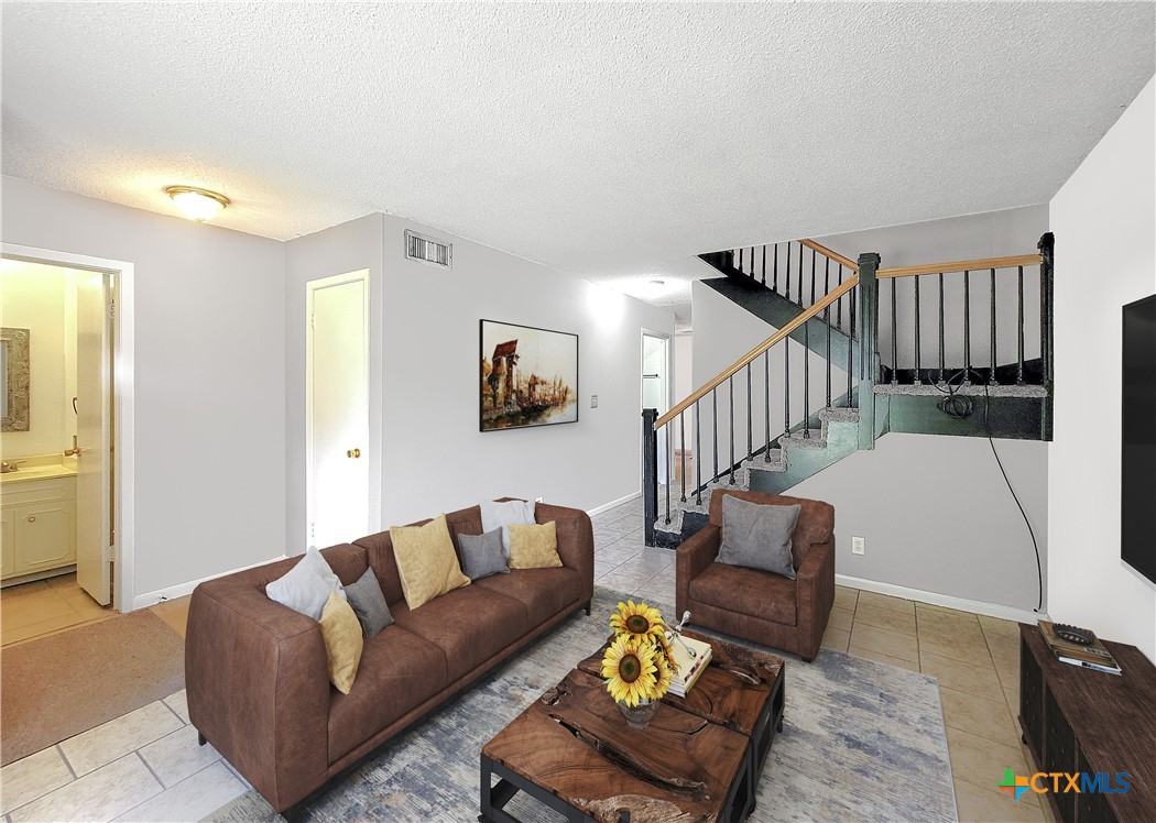 109 Westwood Street Property Photo 8
