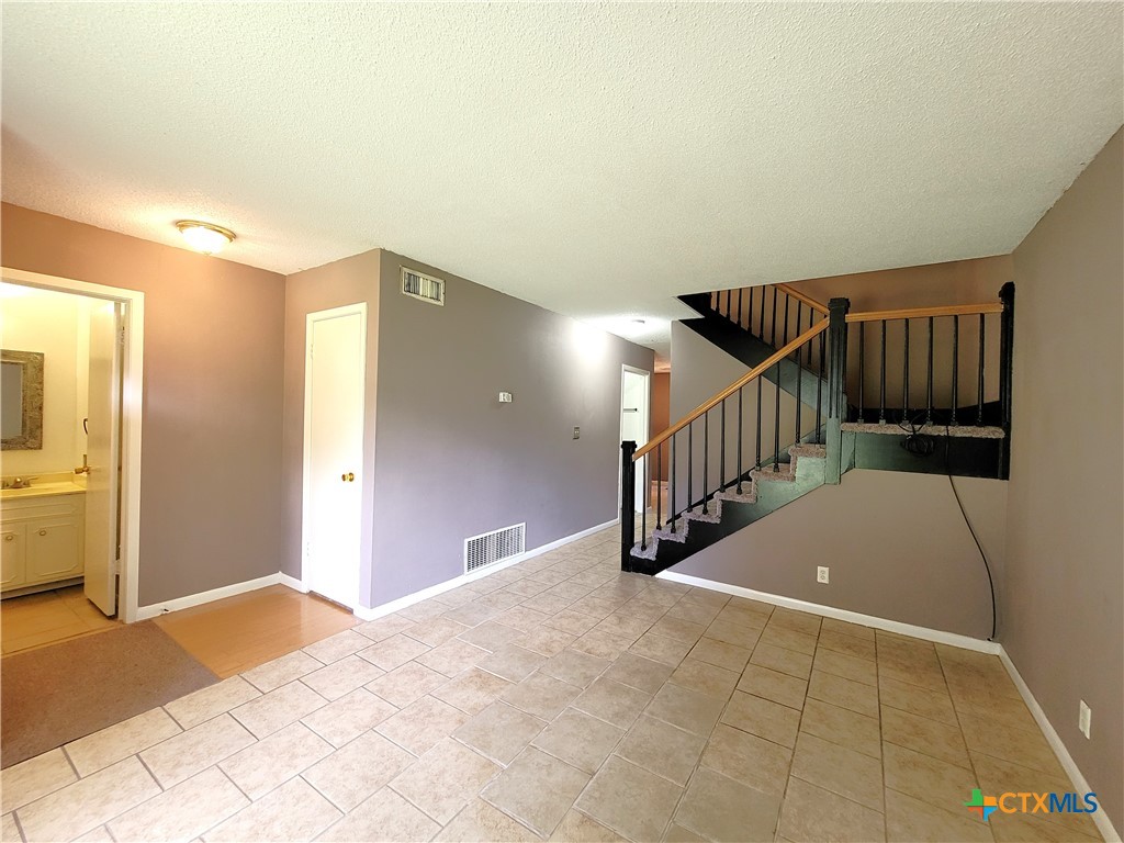 109 Westwood Street Property Photo 9