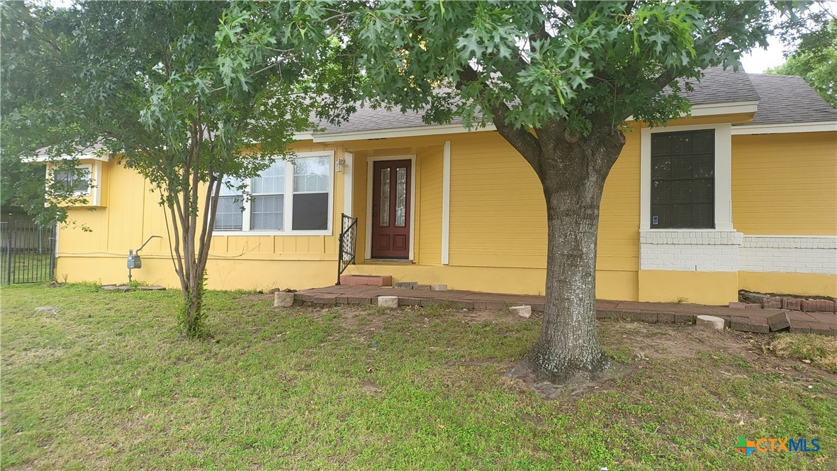 1203 Fairlawn Cove Property Photo