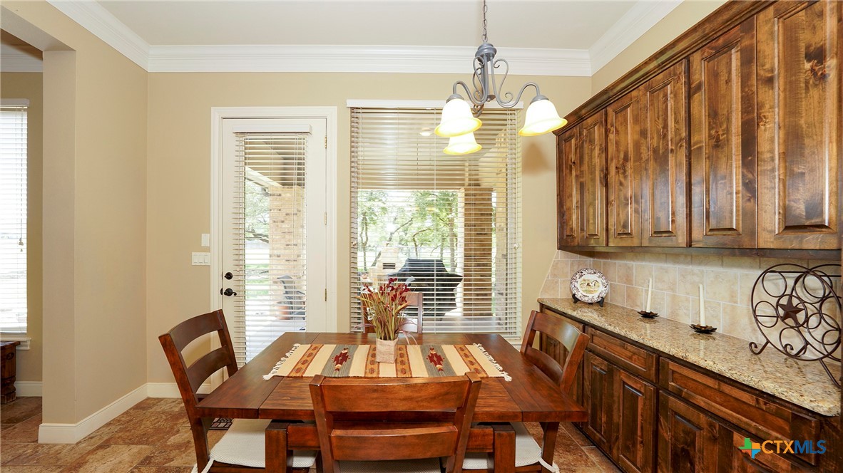 1414 Ledgebrook Property Photo 7