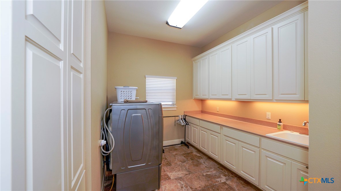 1414 Ledgebrook Property Photo 13