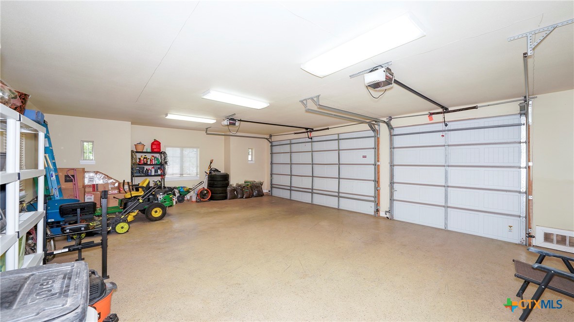 1414 Ledgebrook Property Photo 14