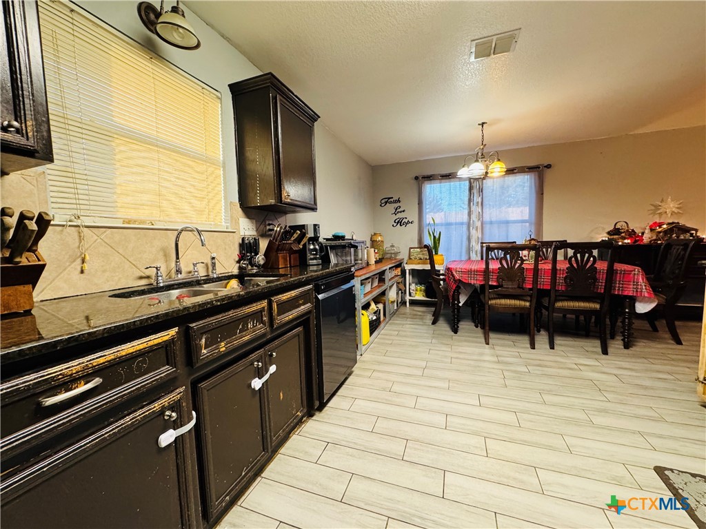 5703 Mandalay Property Photo 3
