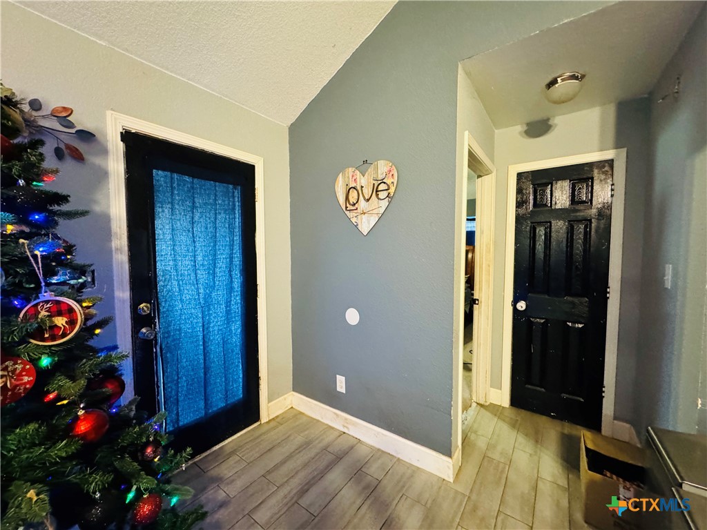 5703 Mandalay Property Photo 5