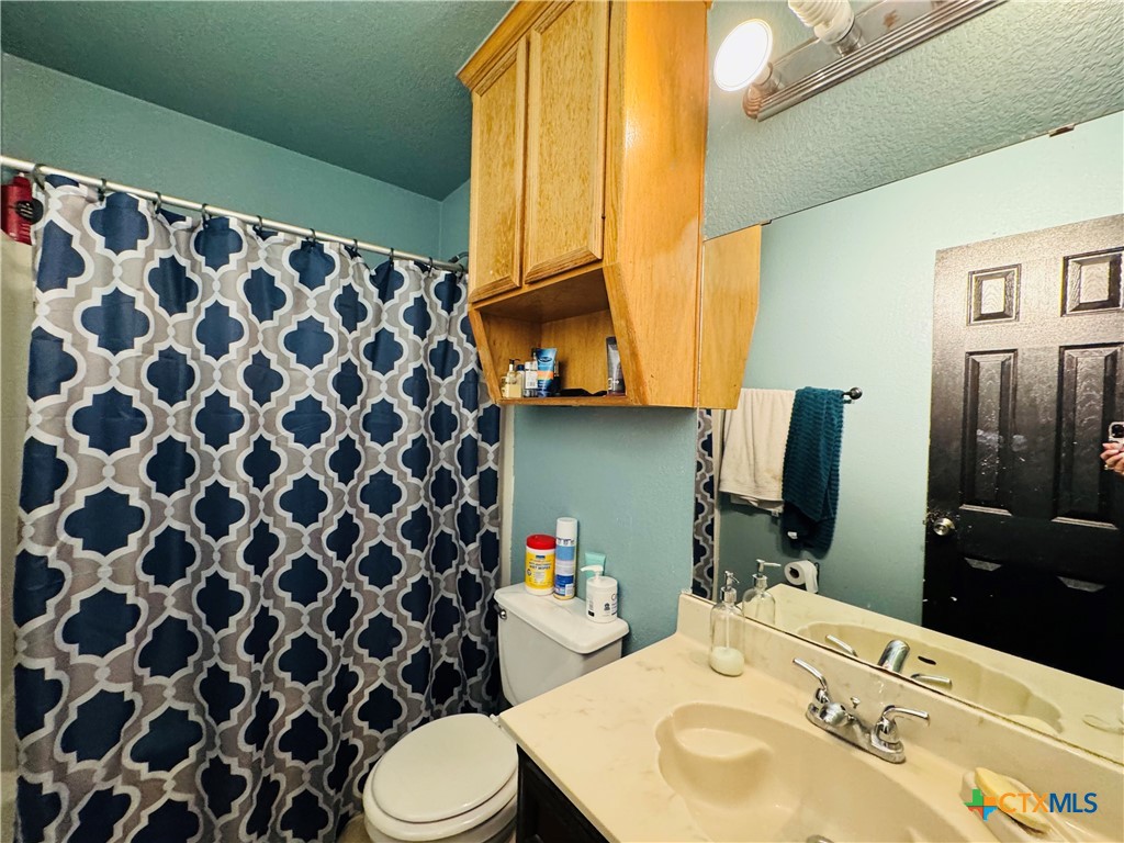 5703 Mandalay Property Photo 6