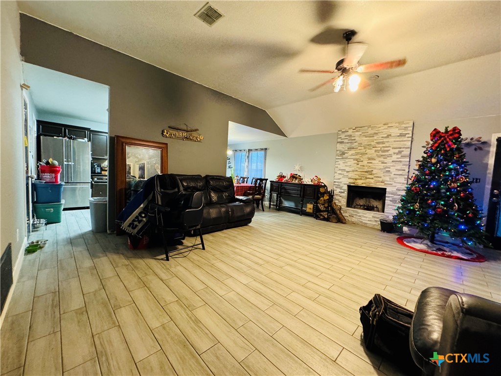 5703 Mandalay Property Photo 10